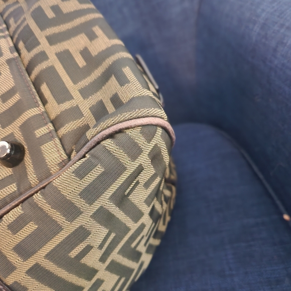 Sold-Fendi Travel Bag w/lock and key! - Picture 8 of 16